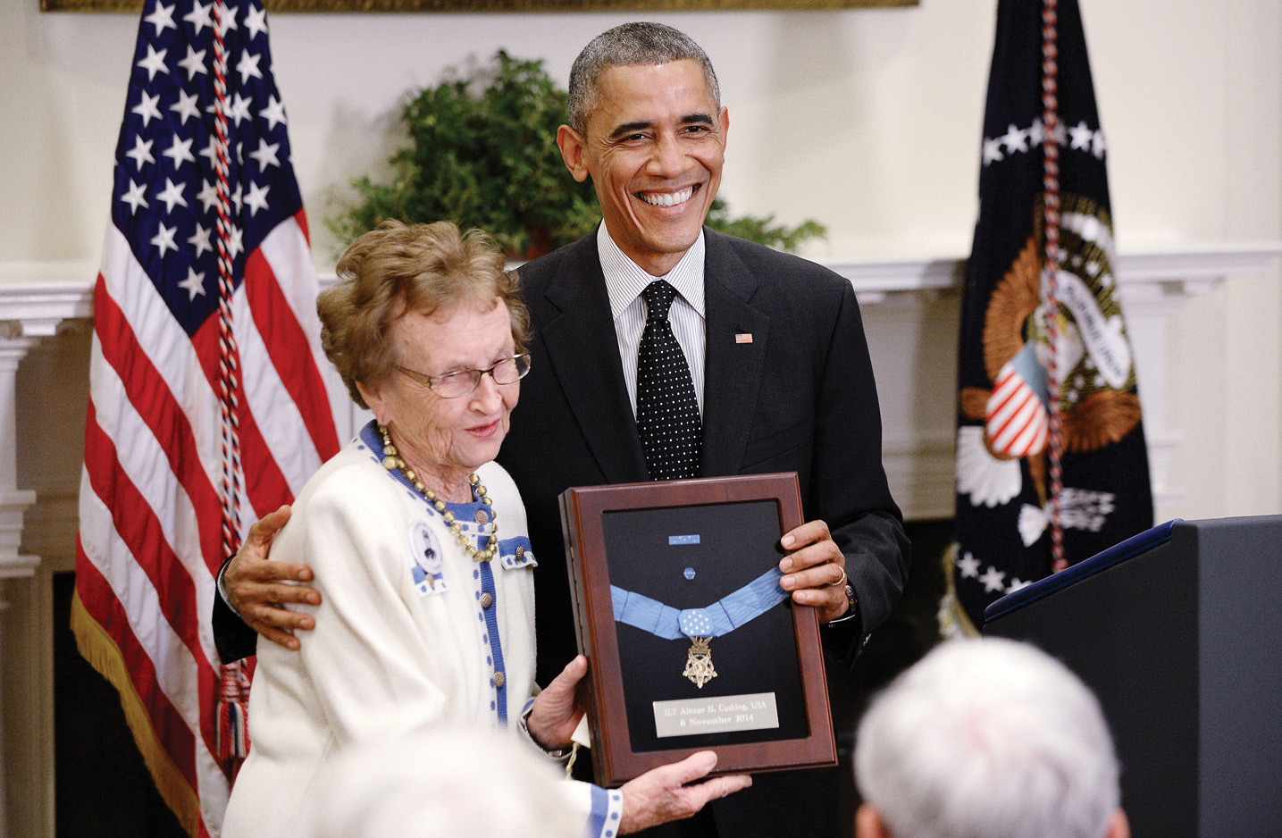 2014年，奥巴马总统在白宫为库欣的后代颁发了荣誉勋章。
