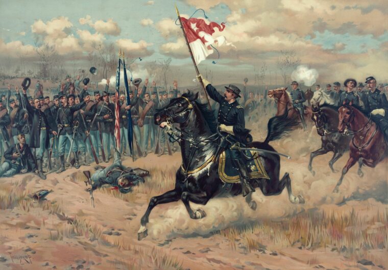 联邦将军菲尔·谢里丹挥舞着他著名的红白相间的总部旗帜，在他戏剧性地回到雪松溪战场后，沿着前排队伍骑马。图尔·德·图尔斯特鲁普绘画。